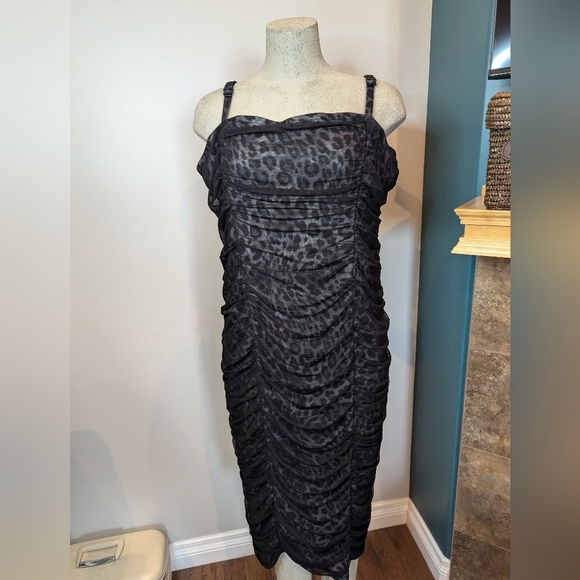 Midi Mesh Shirred Bodycon Dress Size 2x, new with tags - Picture 7 of 13